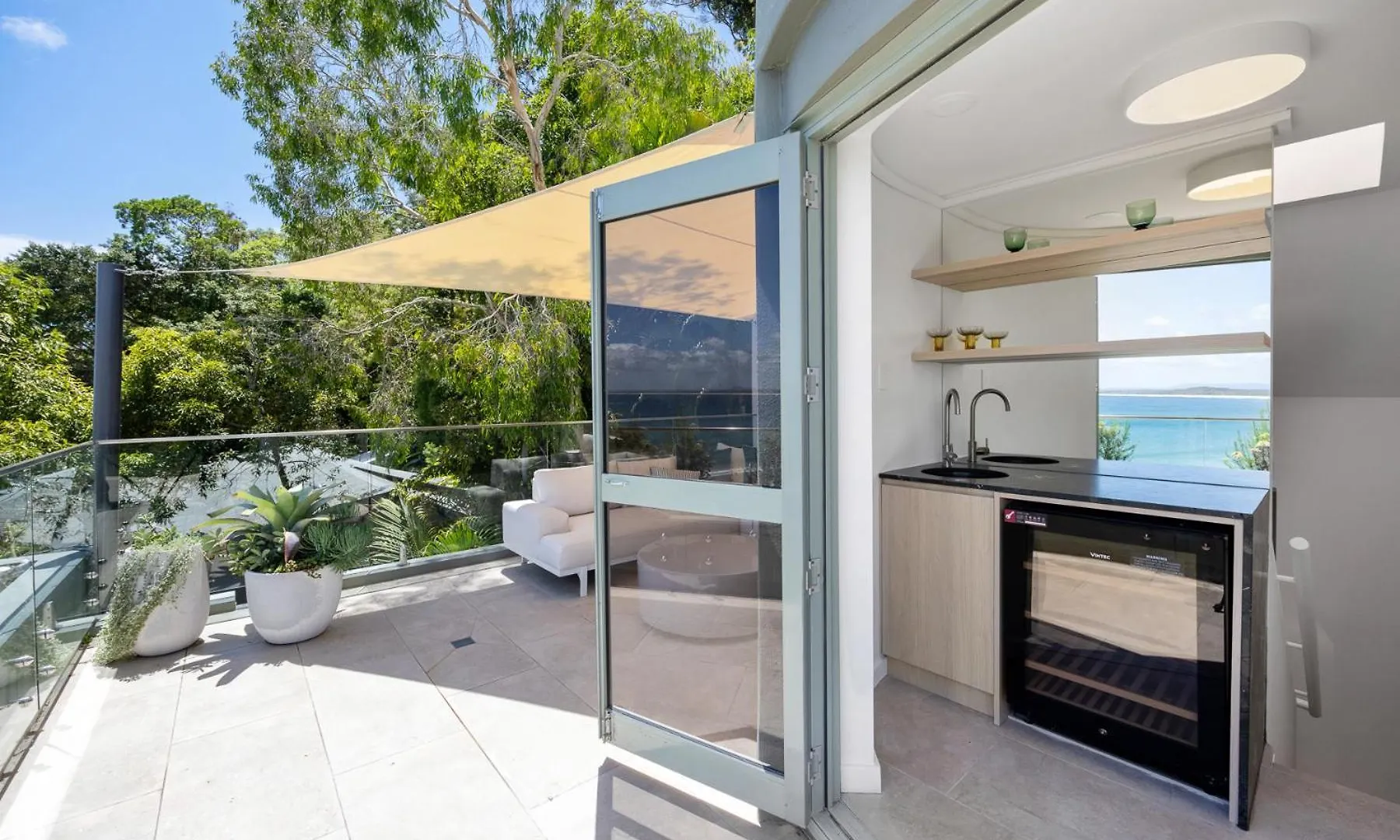Hastings Park: Noosa Paradise, Laguna Bay Views 0*, Noosa Heads